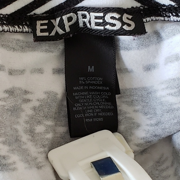 Express Patterned Legging - Picture 2 of 2